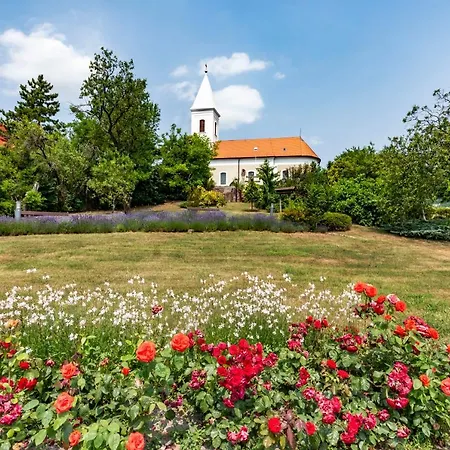 Garabo Garden * Paloznak